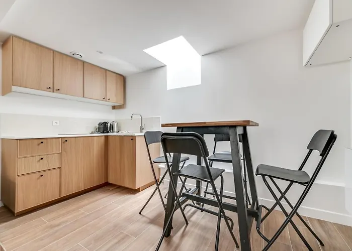 136 Harold - Superbe à Paris. Appartement *