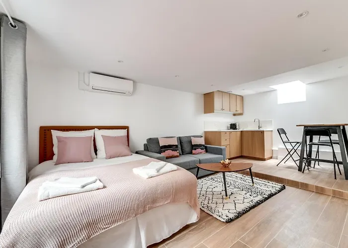 136 Harold - Superbe à Paris. *